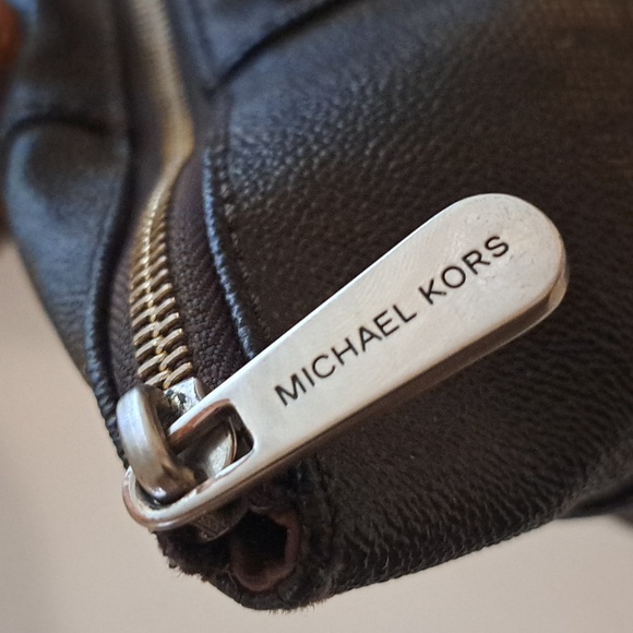 Michael Kors Jet Set Tote With Matching Wallet - Picture 7 of 17